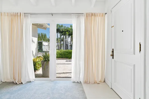$10,000 | 224 Churchill Road, West Palm Beach, FL 33405