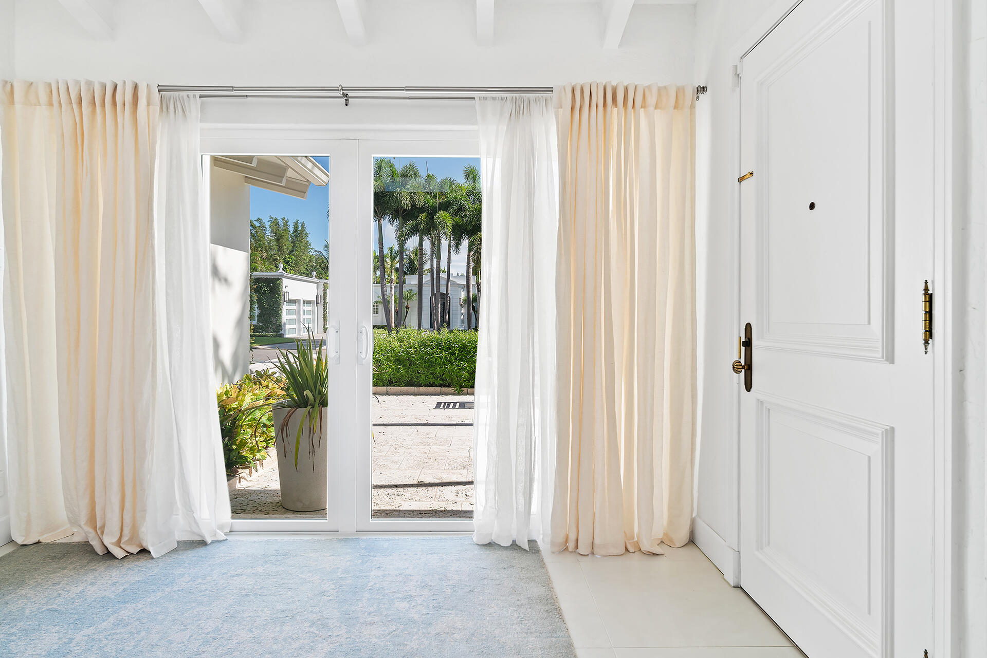 224 Churchill Road West Palm Beach, FL 33405 - Photo 5 of 32 224-CHURCHILL-RD-33405-023