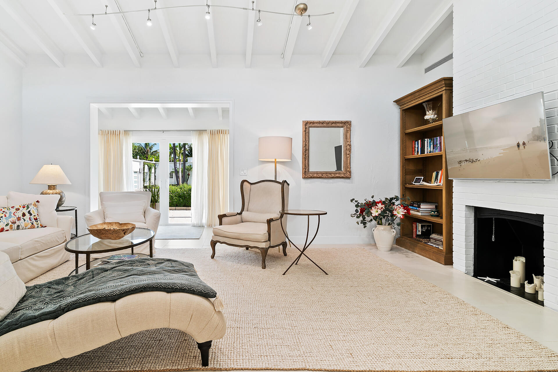 224 Churchill Road West Palm Beach, FL 33405 - Photo 8 of 32 224-CHURCHILL-RD-33405-015