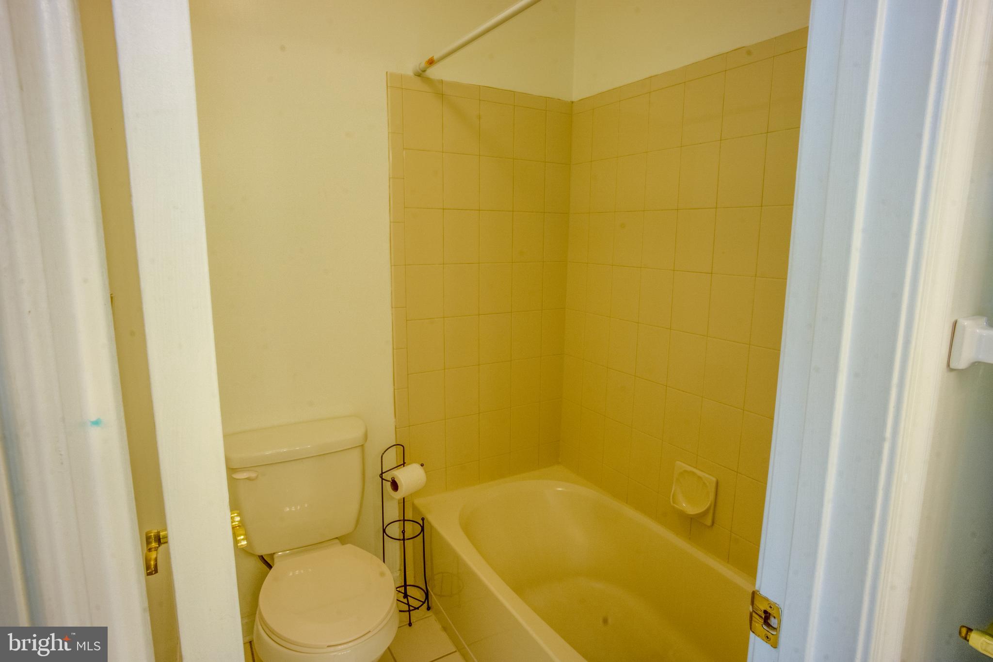 10 Ailsa Court Rising Sun, MD 21911 - Photo 20 of 36 Jack & Jill Bathroom View II