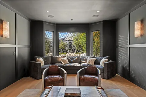$5,300,000 | 20630 Kingsboro Way, Woodland Hills, CA 91364