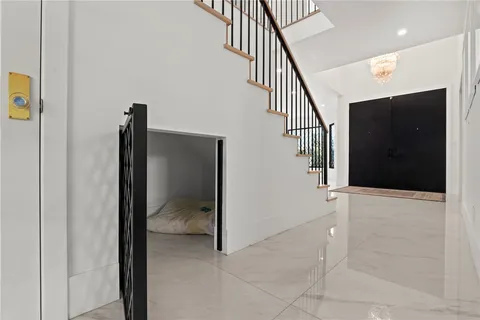 $5,300,000 | 20630 Kingsboro Way, Woodland Hills, CA 91364