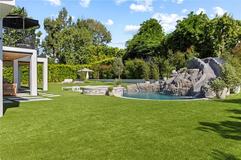$5,300,000 | 20630 Kingsboro Way, Woodland Hills, CA 91364