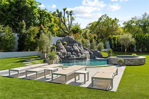$5,300,000 | 20630 Kingsboro Way, Woodland Hills, CA 91364