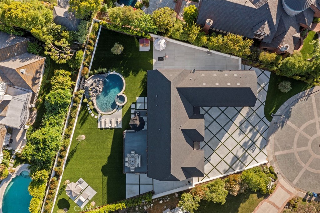 20630 Kingsboro Way Woodland Hills, CA 91364 - Photo 43 of 44 an aerial view of a house