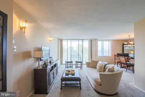 $74,900 | 6210 Park Heights Avenue, Unit 905, Baltimore, MD 21215