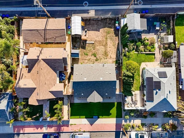 a view of multiple houses