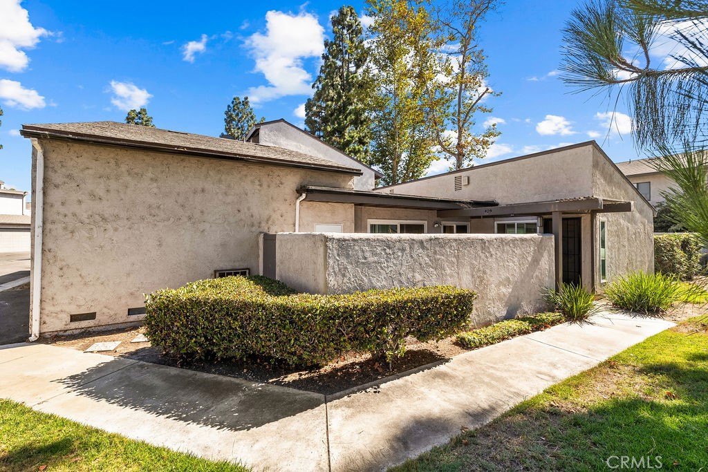 409 North Vía Roma Anaheim, CA 92806 - Photo 12 of 40