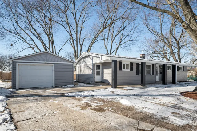 $354,900 | 1734 Rosedale Court, Aurora, IL 60506