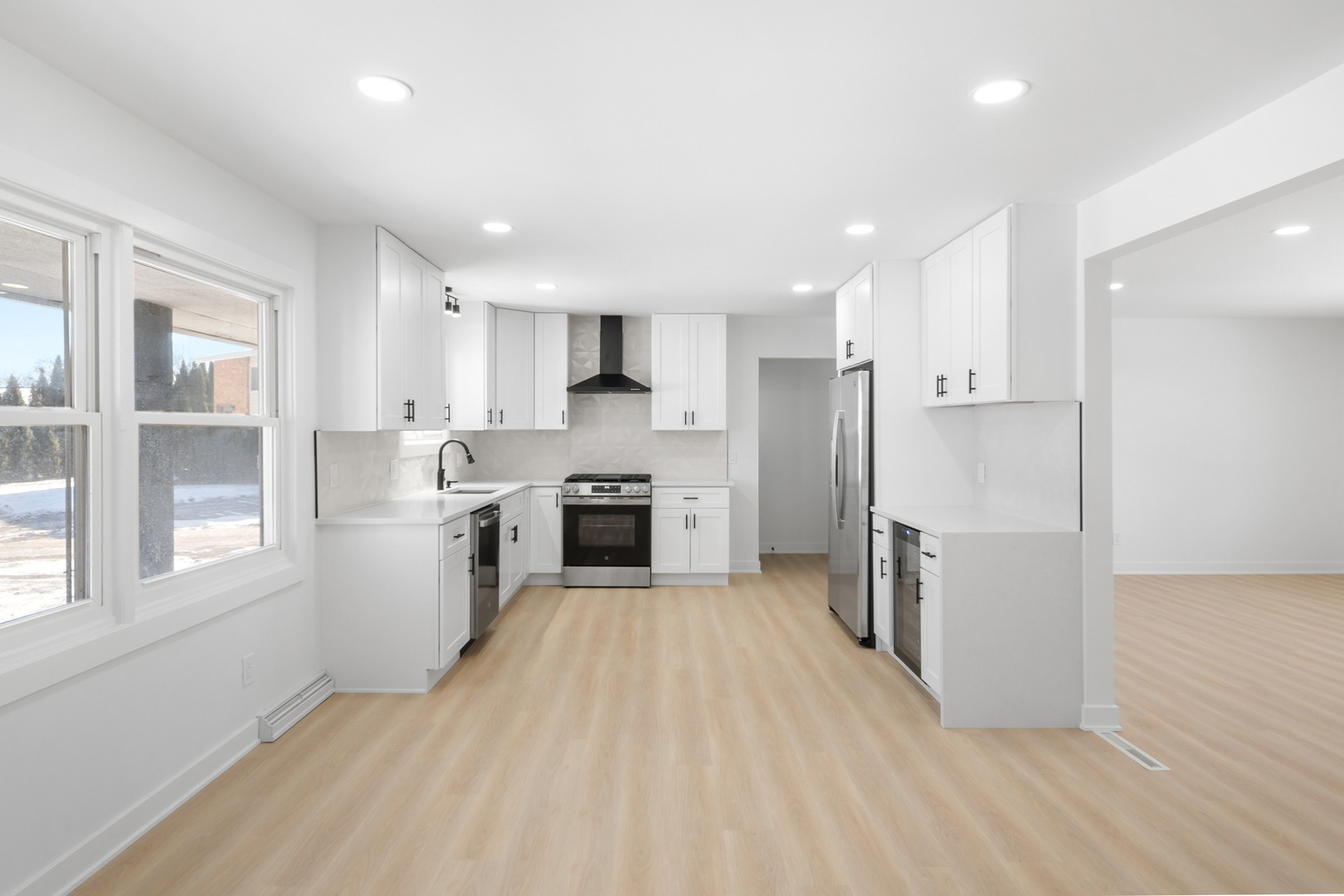 1734 Rosedale Court Aurora, IL 60506 - Photo 3 of 35