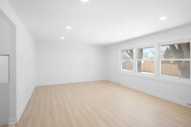 $354,900 | 1734 Rosedale Court, Aurora, IL 60506