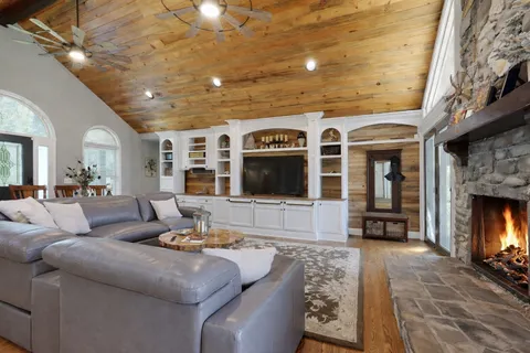 $2,749,900 | 2622 Poplar Knoll Drive, Columbia, TN 38401