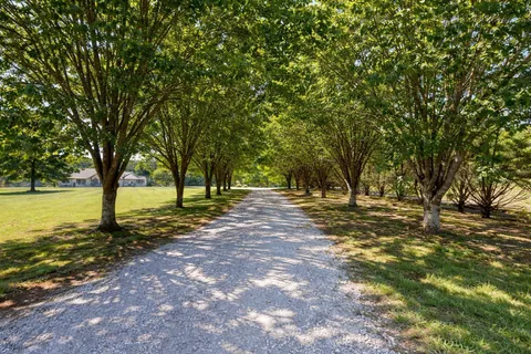 $2,749,900 | 2622 Poplar Knoll Drive, Columbia, TN 38401