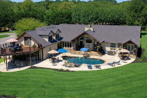 $2,749,900 | 2622 Poplar Knoll Drive, Columbia, TN 38401