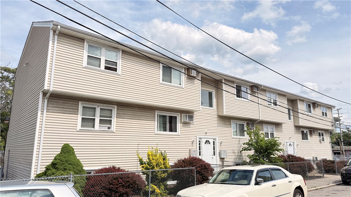 9 Melton Street Pawtucket, RI 02860 - Photo 2 of 26