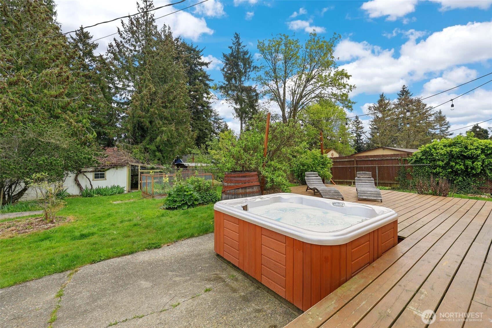 11406 12th Avenue Southwest Seattle, WA 98146 - Photo 25 of 30 a view of outdoor space and yard