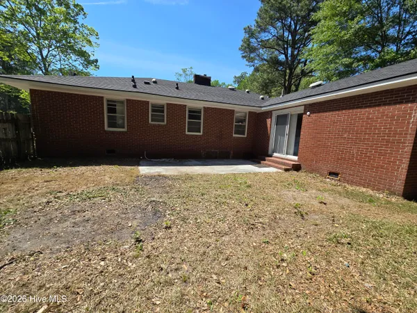 $1,500 | 2202 Jefferson Drive, Greenville, NC 27858