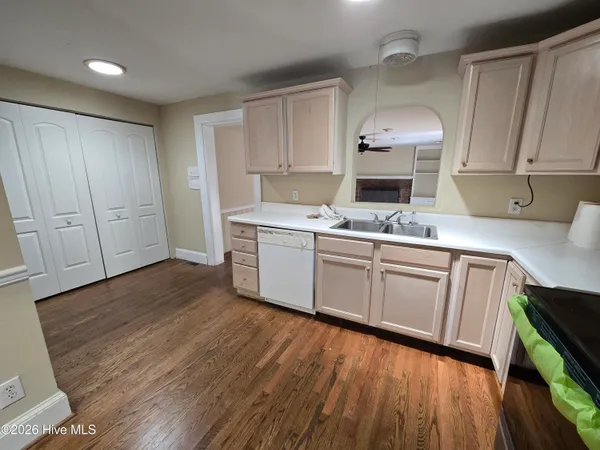 $1,500 | 2202 Jefferson Drive, Greenville, NC 27858