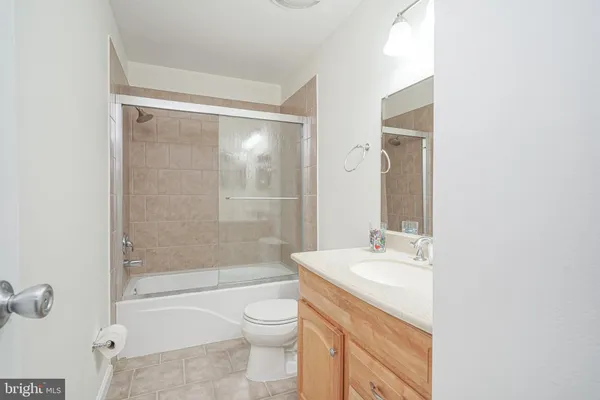 $2,900 | 401 Jamestown Court, Mount Laurel, NJ 08054