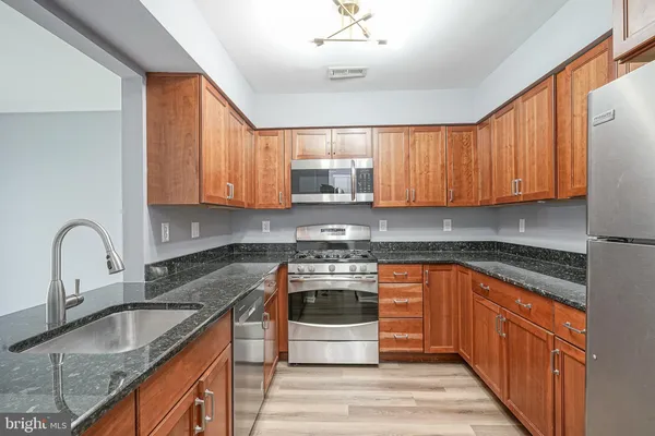 $2,900 | 401 Jamestown Court, Mount Laurel, NJ 08054