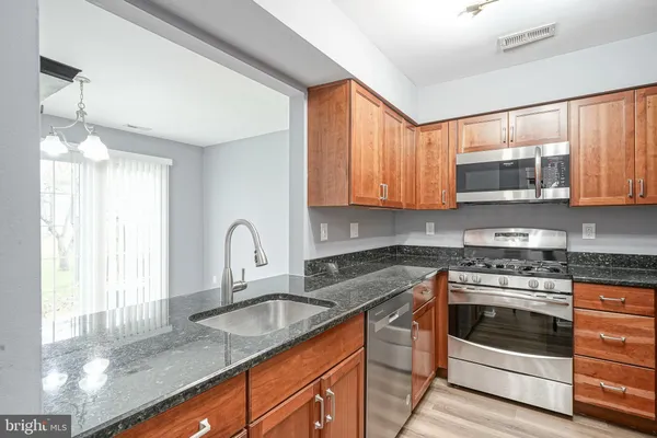 $2,900 | 401 Jamestown Court, Mount Laurel, NJ 08054