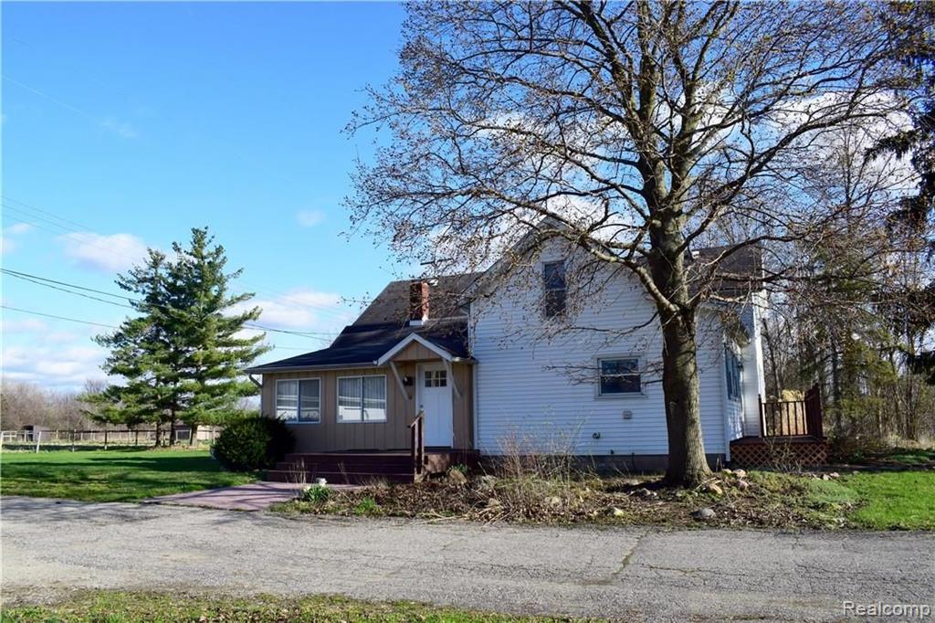 4305 South Genesee Road Grand Blanc, MI 48439 - Photo 23 of 26
