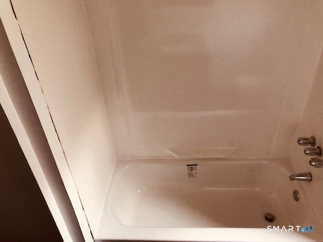 27 Blake Street New Haven, CT 06511 - Photo 9 of 15