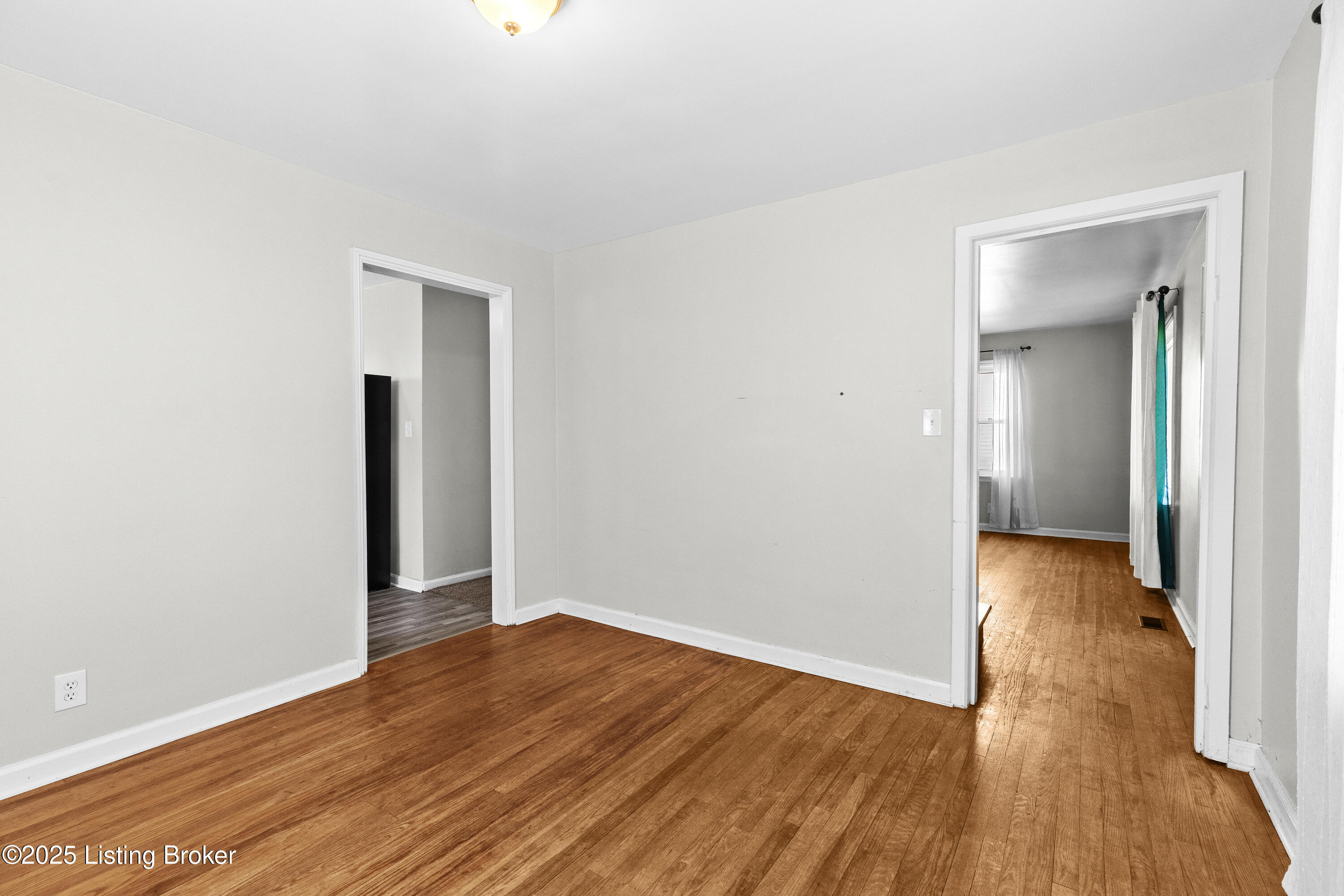 1030 Reeves Road Louisville, KY 40219 - Photo 12 of 26 12-1030 Reeves Rd-12