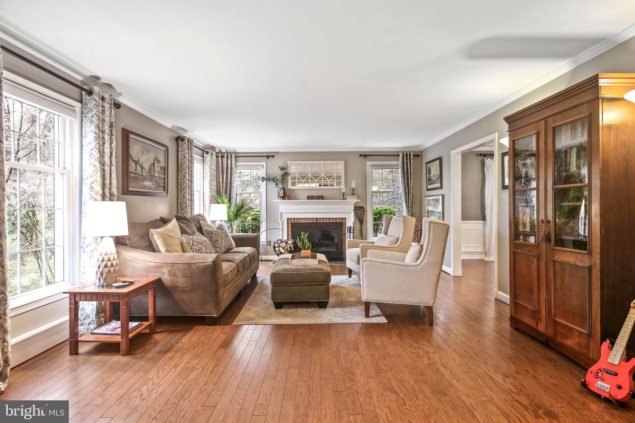 2205 Pot Spring Road Lutherville-Timonium, MD 21093 - Photo 4 of 46 Living Room