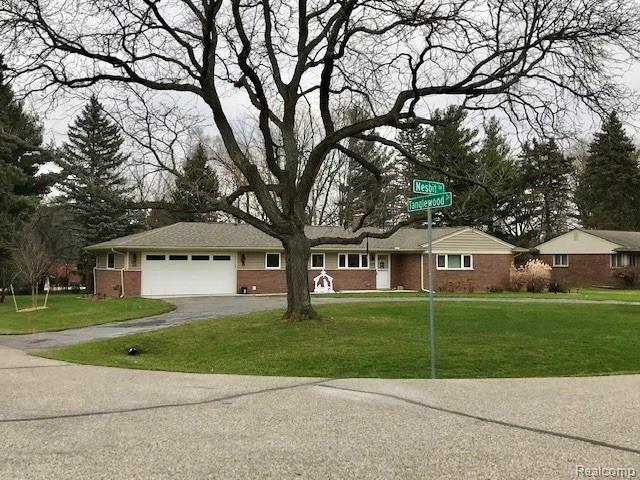 259 Nesbit Lane Rochester Hills, MI 48309 - Photo 1 of 38