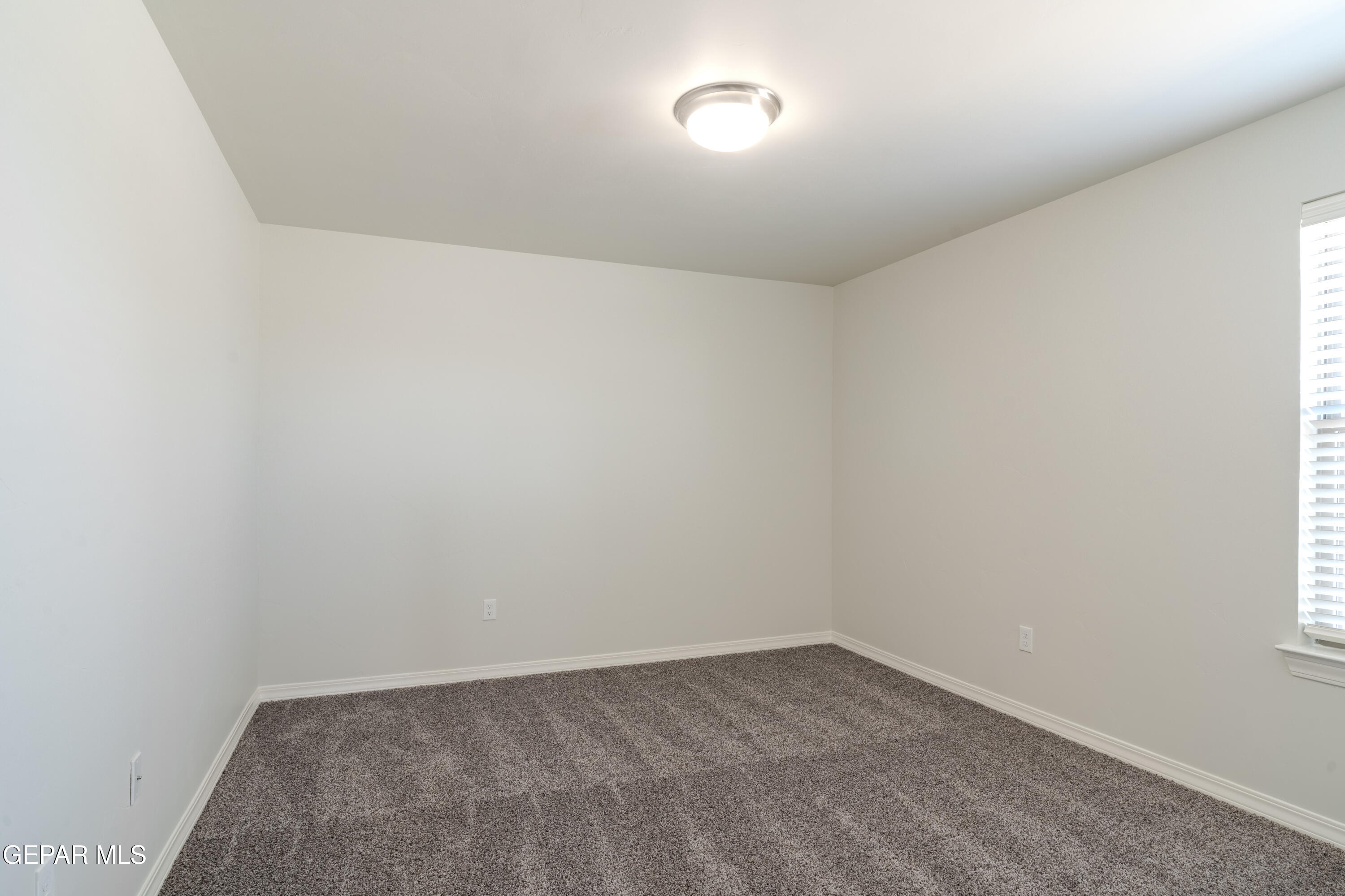 985 Barbara Avenue Socorro, TX 79927 - Photo 22 of 29 a view of an empty room