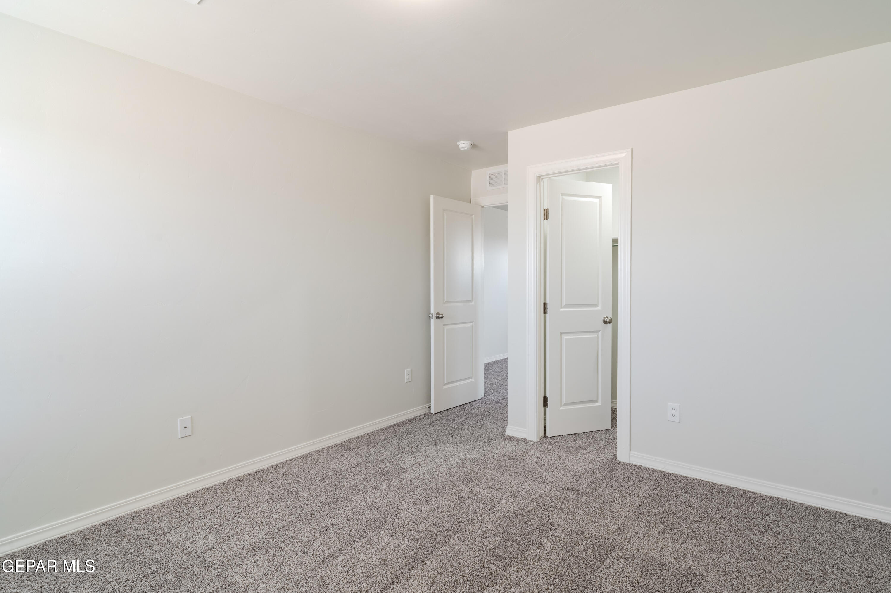 985 Barbara Avenue Socorro, TX 79927 - Photo 27 of 29 a view of an empty room