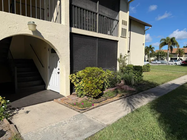 $155,000 | 5930 Whispering Pine Way, Unit B1, Greenacres, FL 33463