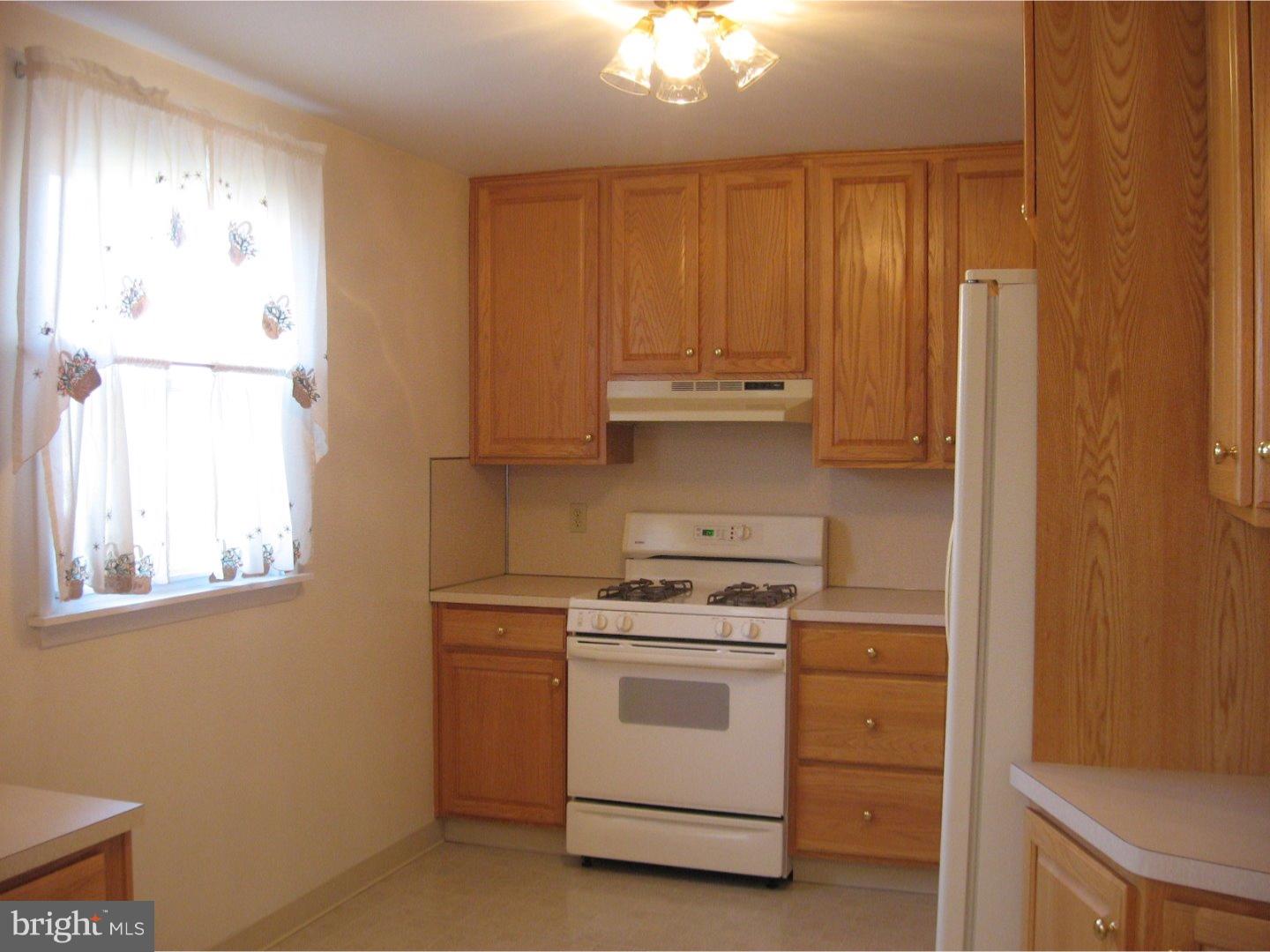 10216 Kilburn Road Philadelphia, PA 19114 - Photo 9 of 22 Kitchen