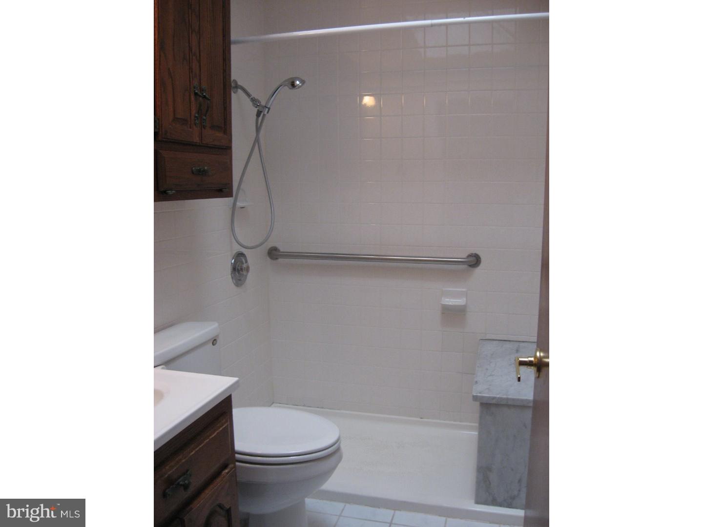 10216 Kilburn Road Philadelphia, PA 19114 - Photo 10 of 22 Bathroom