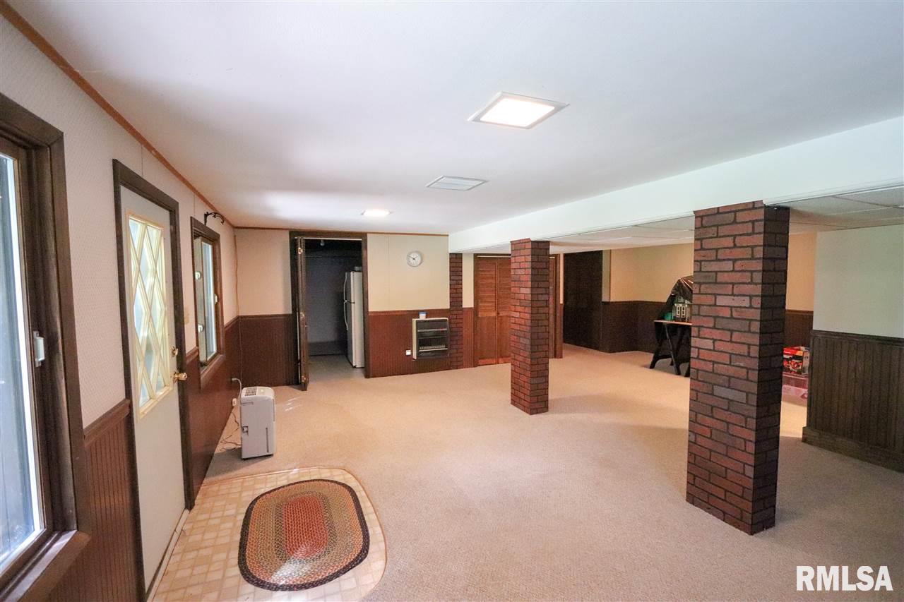 9309 North Northview Road Peoria, IL 61615 - Photo 30 of 36 Gallery Image 30