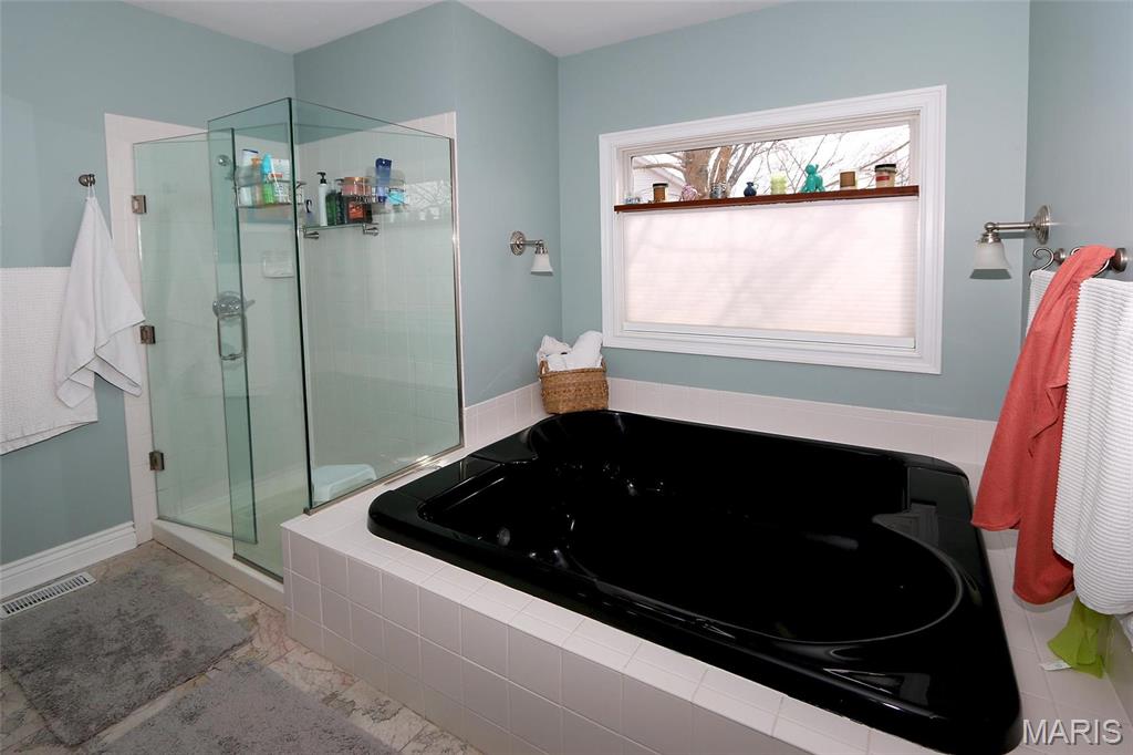 589 Wetherby Terrace Drive Ballwin, MO 63021 - Photo 16 of 43