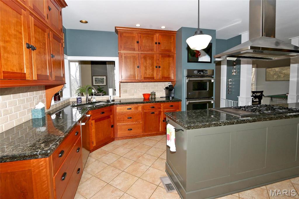 589 Wetherby Terrace Drive Ballwin, MO 63021 - Photo 8 of 43