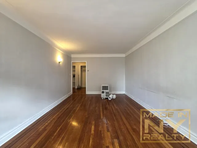 $2,456 | 44-01 34th Avenue, Unit 4E | Astoria