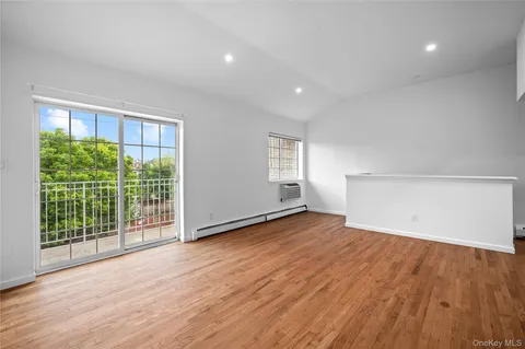 $999,000 | 2739 Lawton Avenue | Throgs Neck