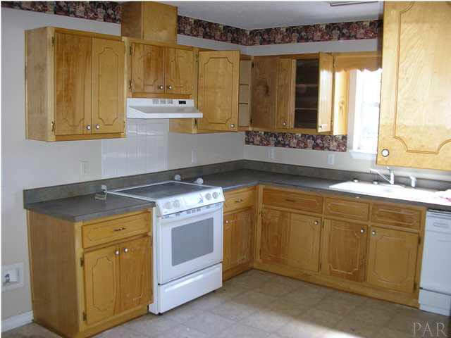 6699 Pat Brown Road Milton, FL 32570 - Photo 8 of 12 Gallery Image 8