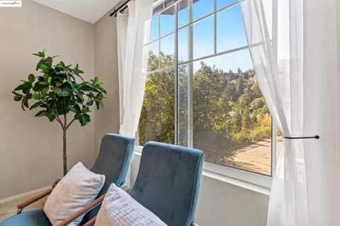 a view of a window in the room