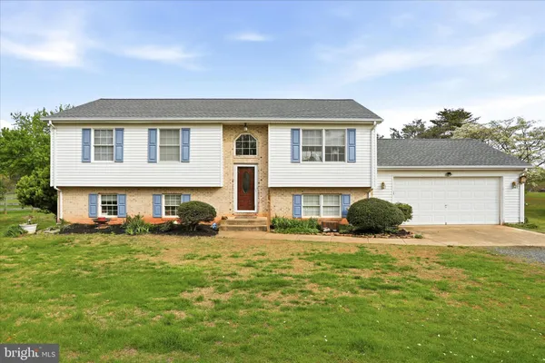 $575,000 | 8117 Bailey Road, Warrenton, VA 20186