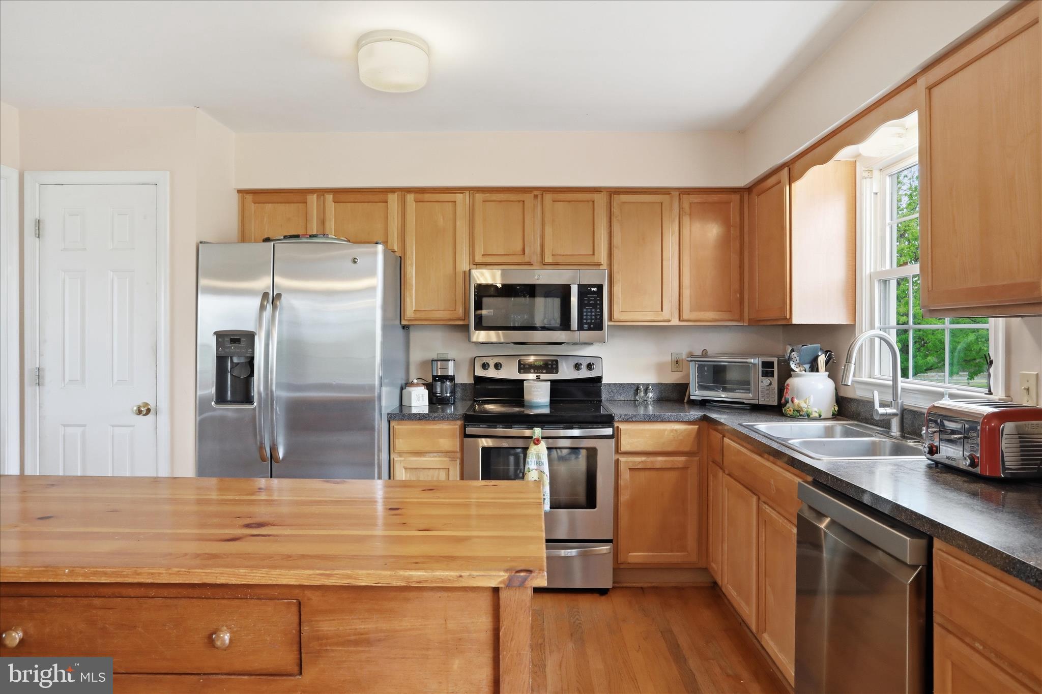 8117 Bailey Road Warrenton, VA 20186 - Photo 13 of 46