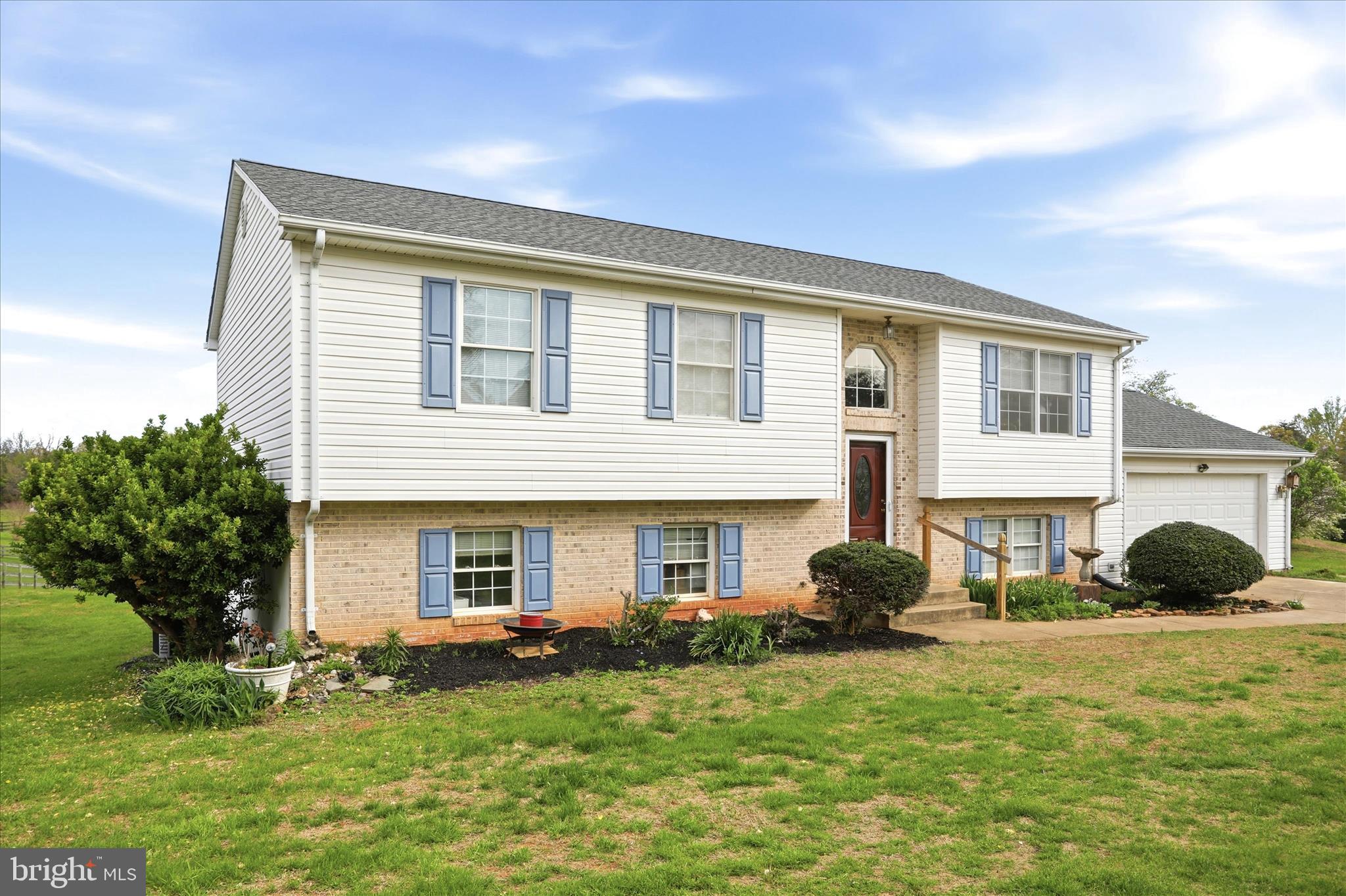 8117 Bailey Road Warrenton, VA 20186 - Photo 3 of 46