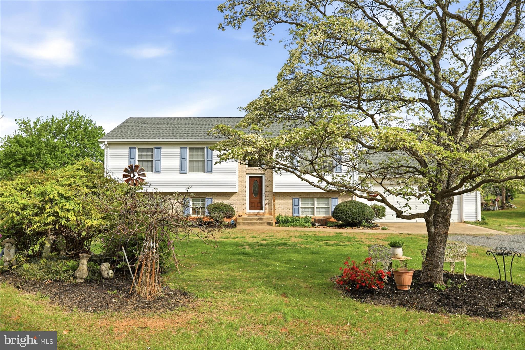 8117 Bailey Road Warrenton, VA 20186 - Photo 4 of 46