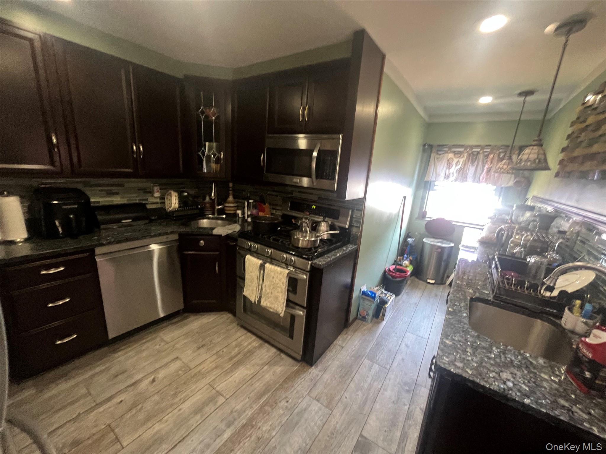 181-03 145th Road Queens, NY 11413 - Photo 4 of 8