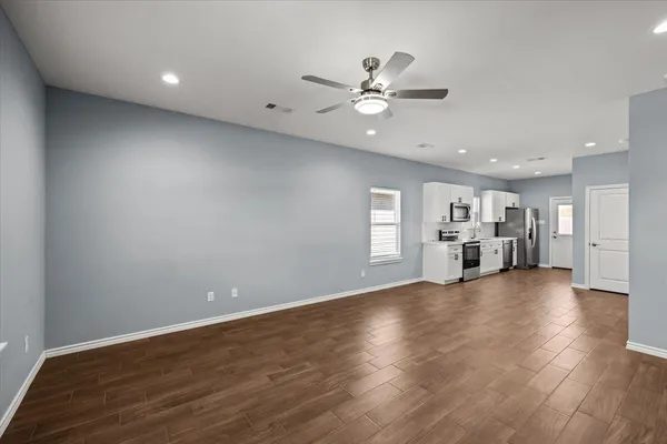 $1,800 | 6105 Avenue L, Unit C, Santa Fe, TX 77510