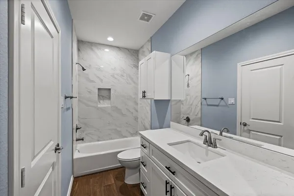$1,800 | 6105 Avenue L, Unit C, Santa Fe, TX 77510