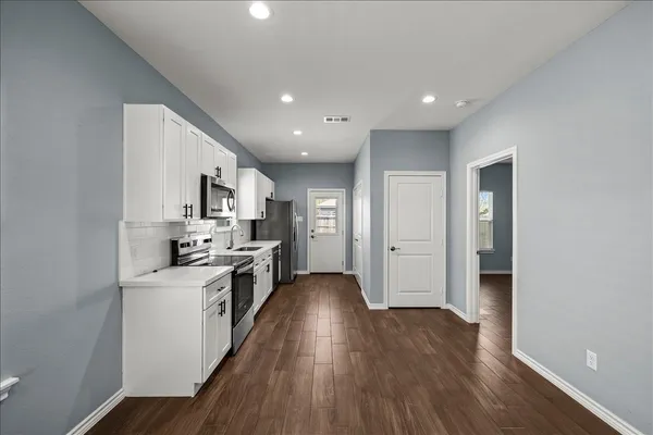 $1,800 | 6105 Avenue L, Unit C, Santa Fe, TX 77510